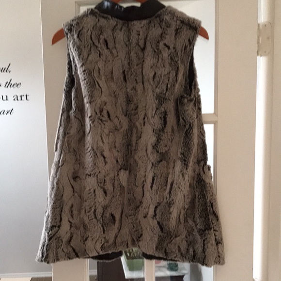 Coat - Picture 8 of 11